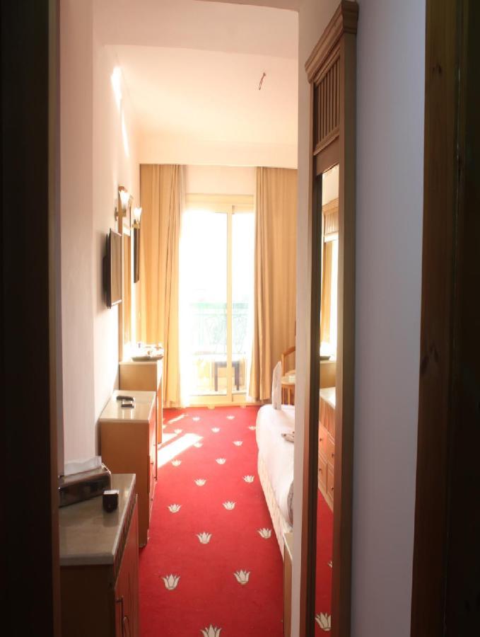 Hotel Elite Pyramids View